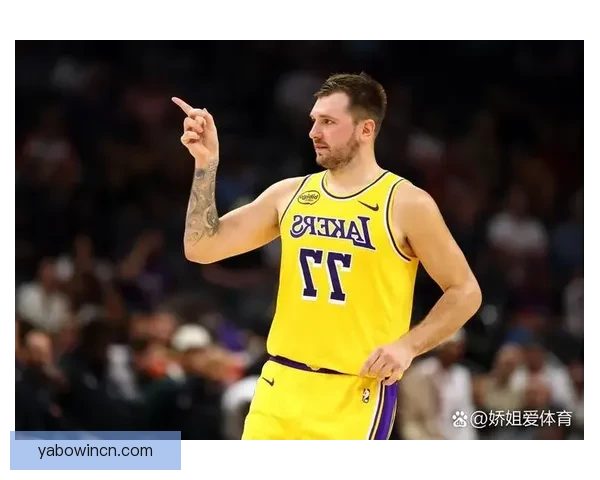 亚历山大赛季四十次三十分压制东契奇领跑全联盟